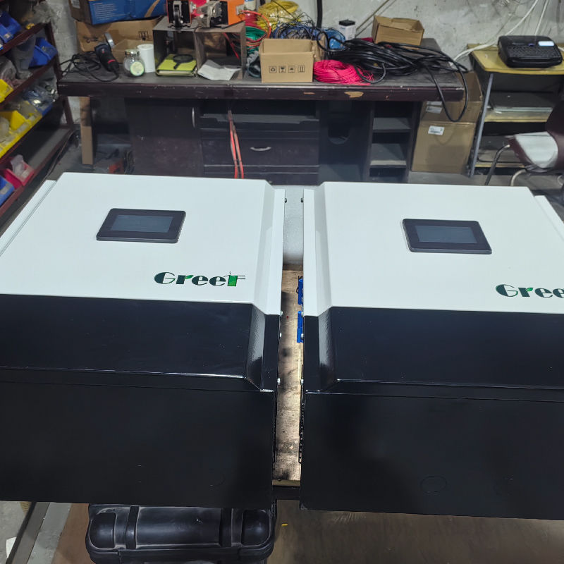 Controlador fuera de la red con corriente de salida nominal 100A/200A/80A/150A, pantalla LCD y temperatura ambiente -25°C/50°C para sistemas de aerogeneradores o PMG