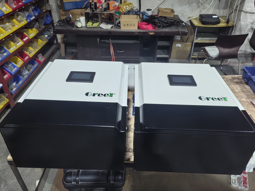 Controlador fuera de red 48V/240V Voltaje máximo de entrada 600V Rango de voltaje Mppt 90-530V Personalizado para sistemas de energía renovable