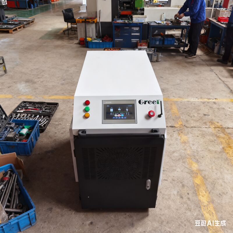 Invertidor de potencia de 100 kW con protección contra sobretensiones de nivel 2 y altitud de trabajo de hasta 4000 m